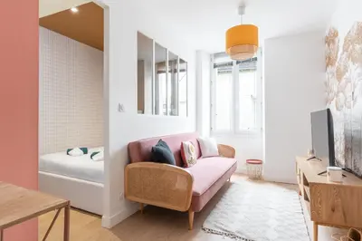 Télévision ou salle de divertissement dans l'établissement Appartement élégant proche Tramway & Centre-Ville