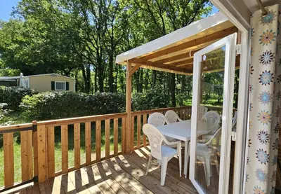 Balcon ou terrasse dans l'établissement MH-MAUFAY -- Mobil-Home -- Puy du Fou - 30 min
