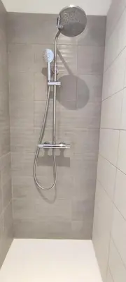 Salle de bains dans l'établissement Joli appartement proche forêt et centre-ville