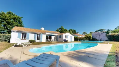 Piscine de l'établissement Villa Terre et Mer avec piscine privee ou située à proximité