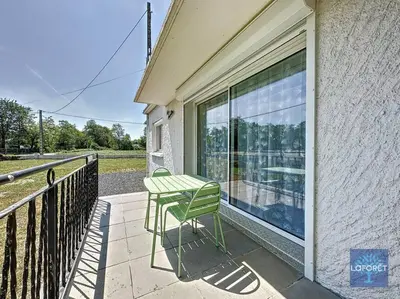 Balcon ou terrasse dans l'établissement Maison 8 personnes à la campagne à 8 km des plages