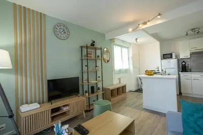 Cuisine ou kitchenette dans l'établissement Le Zéphyr - Charme Urbain & Confort