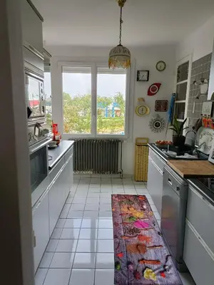 Cuisine ou kitchenette dans l'établissement maison centre ville, 15km de la mer