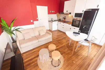 Cuisine ou kitchenette dans l'établissement Immeuble L'Aristocrate - L'Epicurien- Bd Carnot