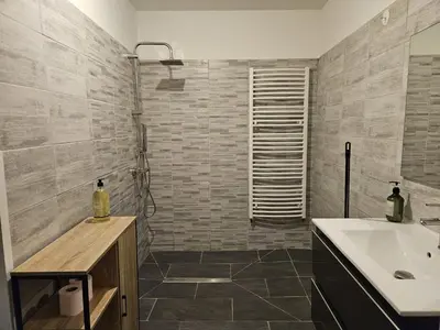 Salle de bains dans l'établissement Le refuge de Loire