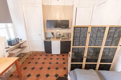 Cuisine ou kitchenette dans l'établissement Immeuble L'aristocrate - L'Authentique - Bd Carnot