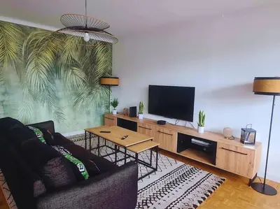 Télévision ou salle de divertissement dans l'établissement T4 proche de tout ! Séjour parfait garanti