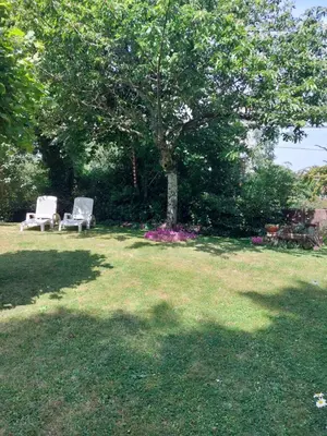 Jardin de l'établissement Charmant studio tout équipé