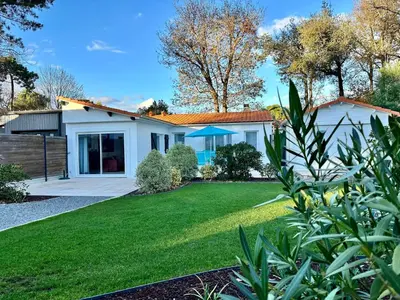 Jardin de l'établissement Holiday Home Joannie by Interhome