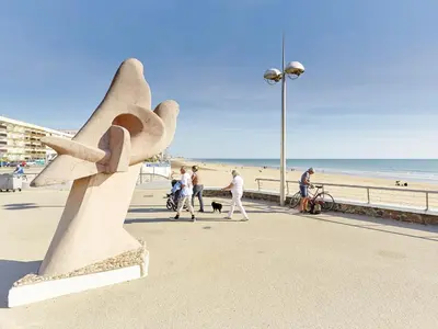 Vue générale sur la mer ou vue sur la mer prise depuis l'appartement