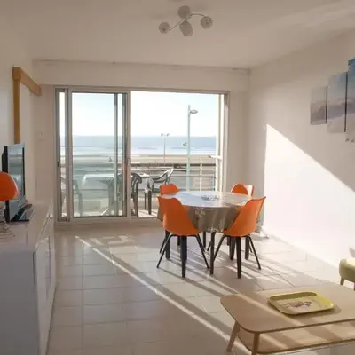 Appartement rénové 1 chambre