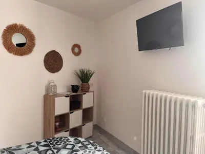 Télévision ou salle de divertissement dans l'établissement La Meilleraye 2 Chambres privées indépendantes à 5min du Puy du Fou