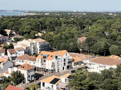 Vue générale sur Saint-Brévin-les-Pins ou vue de la ville depuis l'appartement