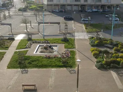 Jardin de l'établissement Studio confortable pour 4 personnes proche plage - FR-1-323-423