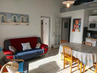 Cuisine ou kitchenette dans l'établissement Maison Arrière-Plage 2 Ch. Animaux Admis, Parking - FR-1-323-436
