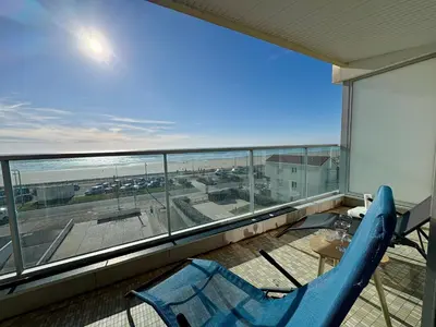 Balcon ou terrasse dans l'établissement Studio lumineux avec alcôve, balcon face mer, parking privé - FR-1-323-429