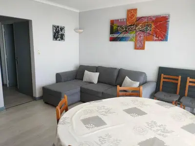 Coin salon dans l'établissement Studio Confortable pour 3 à Saint Jean de Monts, Proche Plage - FR-1-323-459