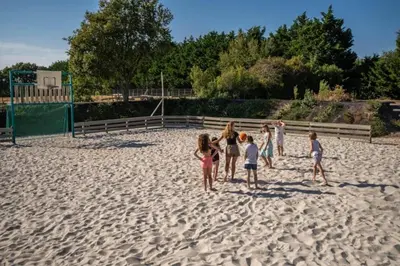 Clients de l'établissement ZEcamping 3 animaux acceptés club enfant piscine couverte