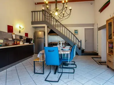 Cuisine ou kitchenette dans l'établissement Holiday Home Rive Droite by Interhome