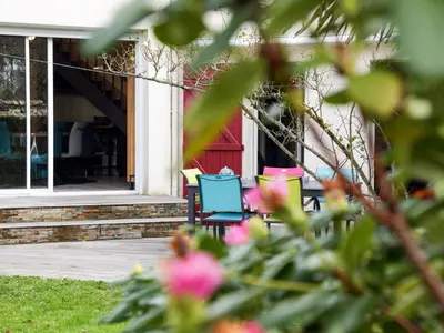 Jardin de l'établissement Holiday Home Rive Droite by Interhome