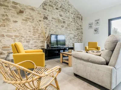 Télévision ou salle de divertissement dans l'établissement Gîte Familial Rénové, Proche Canal, Terrasse, Jardin, et Verger Commun, à 20 km de Nantes - FR-1-306-1262