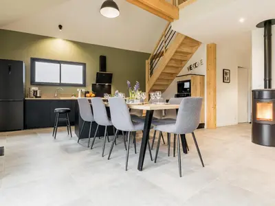 Cuisine ou kitchenette dans l'établissement Gîte Familial Rénové, Proche Canal, Terrasse, Jardin, et Verger Commun, à 20 km de Nantes - FR-1-306-1262
