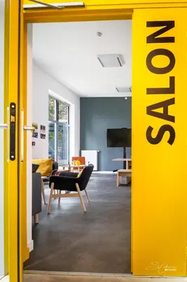 Coin salon dans l'établissement Le Spot CIS Nantes