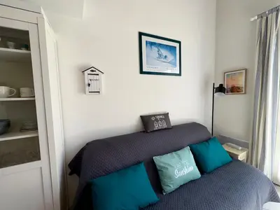 Un ou plusieurs lits dans un hébergement de l'établissement Maison de Vacances Idéale: Proche Mer, Golf et Thalasso, Jardin Privatif, 6 Pers, Parking Inclus - FR-1-323-364