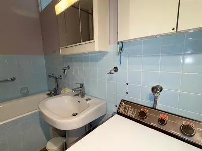 Salle de bains dans l'établissement Appartement lumineux proche de la plage pour 5 pers - FR-1-323-312