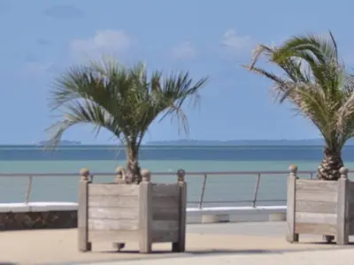 Vue générale sur la mer ou vue sur la mer prise depuis l'appartement