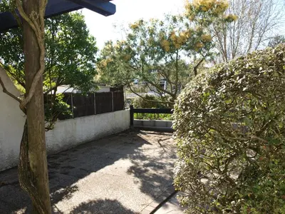 Jardin de l'établissement Vacances à Saint-Jean-de-Monts : Pavillon intime 6 pers., proche plage et commerces - FR-1-323-369