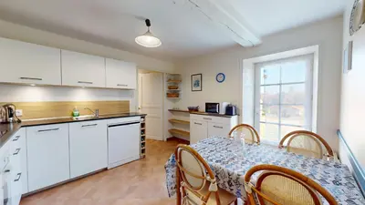 Cuisine ou kitchenette dans l'établissement Gite La Dodiniere