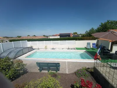 Piscine de l'établissement Le Studio ou située à proximité