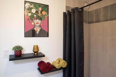 Salle de bains dans l'établissement le petit Anjou, cocon chaleureux et apaisant