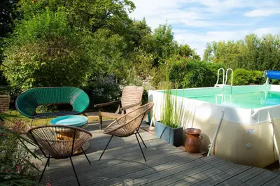 Piscine de l'établissement Le Nid du Massereau - Chambres d'hôtes avec piscine près de Nantes et Loire à vélo ou située à proximité