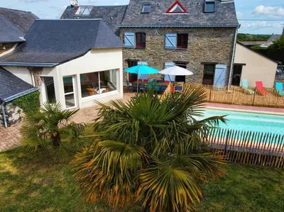 Piscine de l'établissement gite de la Marzelle ou située à proximité