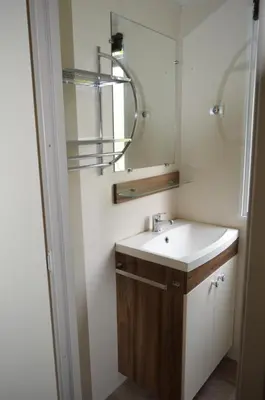 Salle de bains dans l'établissement mobil home