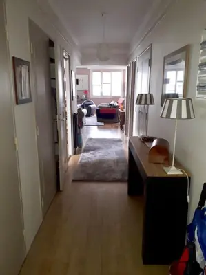 Un ou plusieurs lits dans un hébergement de l'établissement Appt 3 chambres hyper centre très calme très clair quartier place Royale, parking gratuit