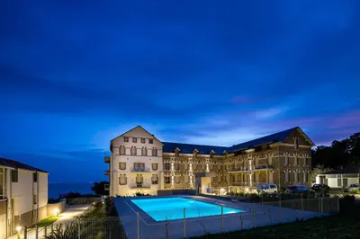 Piscine de l'établissement Appartement pour 4 face mer plage + piscine ou située à proximité