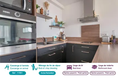 Cuisine ou kitchenette dans l'établissement Appartement pour 4 face mer plage + piscine