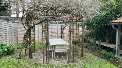 Jardin de l'établissement Guynemer 8pers