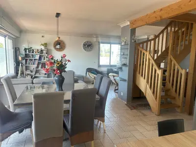Coin salon dans l'établissement Maison a étages bord de mer