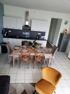 Cuisine ou kitchenette dans l'établissement Appart magnifique avec une vue exceptionnelle OLERON
