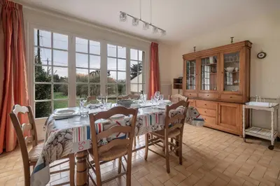 Cuisine ou kitchenette dans l'établissement 400m de la plage, Pointe St Gildas, maison pour 6