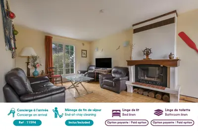 Télévision ou salle de divertissement dans l'établissement 400m de la plage, Pointe St Gildas, maison pour 6
