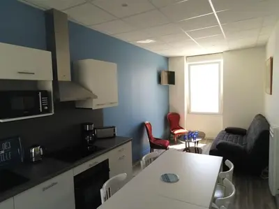 Cuisine ou kitchenette dans l'établissement Magnifique logement vue mer : BELLE ILE