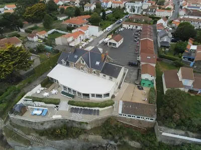 Vue panoramique sur l'établissement Magnifique logement vue mer : BELLE ILE