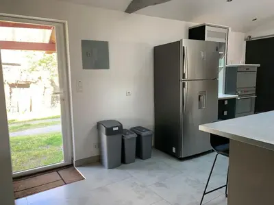 Cuisine ou kitchenette dans l'établissement Maison de campagne en Vendée