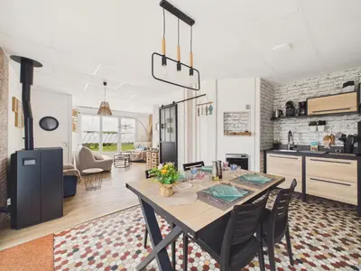 Cuisine ou kitchenette dans l'établissement Appartement pour 4 avec grand jardin