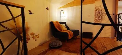 Coin salon dans l'établissement Maison avec hammam privé en option - Maison Mandala
